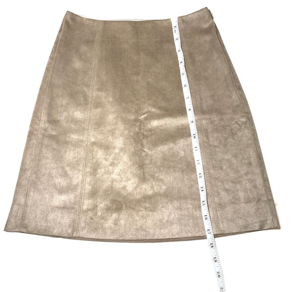 Aritiza Babaton - Hopper Vegan Suede Mini Skirt - Picture 11 of 11